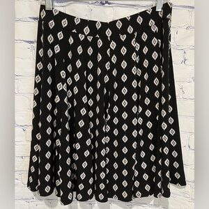 Context at Lord & Taylor black white geometric design Full skirt Medium